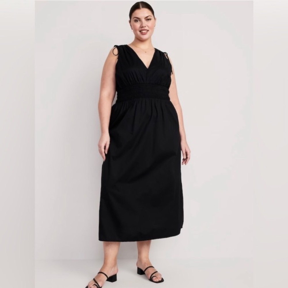 NWT! Fit & Flare Sleeveless Tie-Shoulder Smocked Maxi Dress - Small 🫐 559648